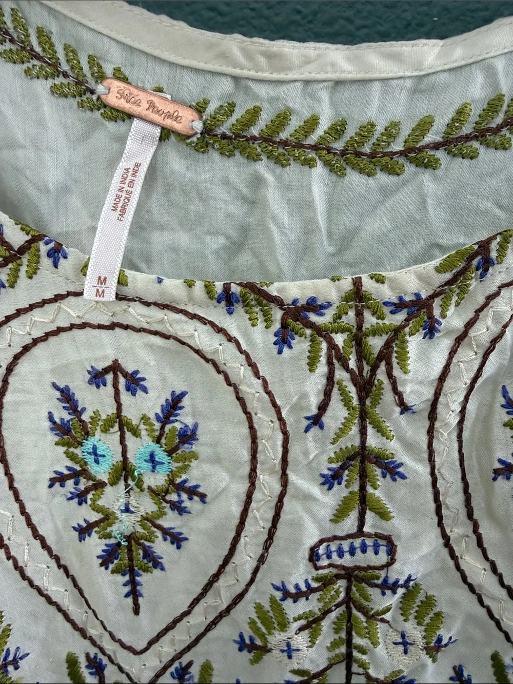 Free People Ivory Floral Satin Poncho Blouse Embroidered Sz M VTG